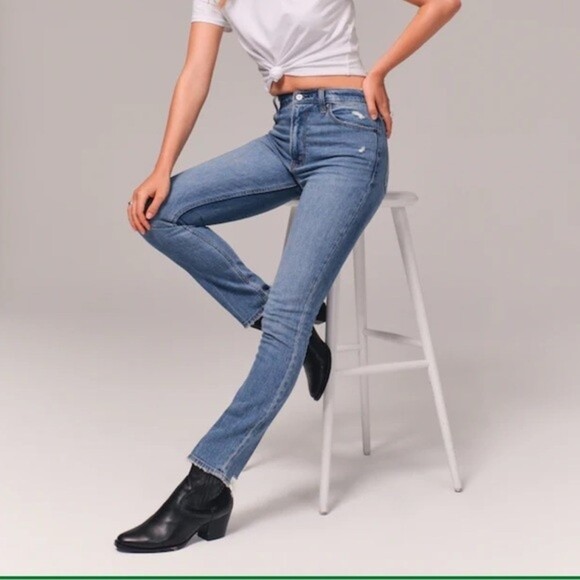 Abercrombie and Fitch High Rise Skinny Jean - Picture 1 of 4